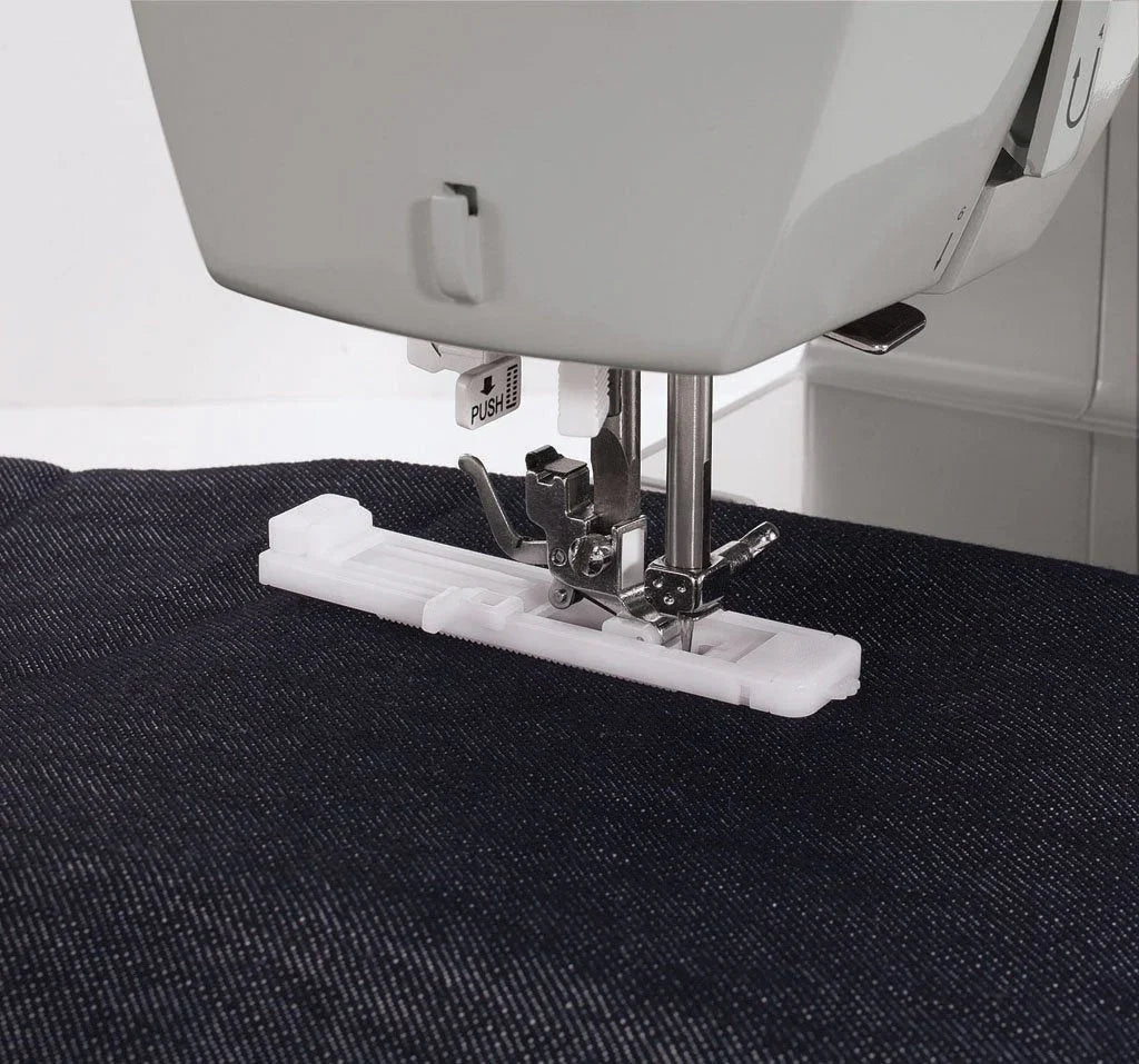 Heavy-Duty SINGER 4423 Sewing Machine